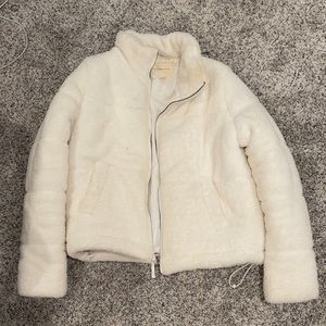 Selling white fuzzy Aeropostale coat, size small.